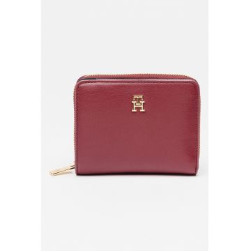 Portofel de piele ecologica cu fermoar si logo metalic - Visiniu