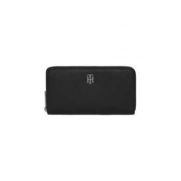 Portofel din piele ecologica cu fermoar si monograma metalica - Negru